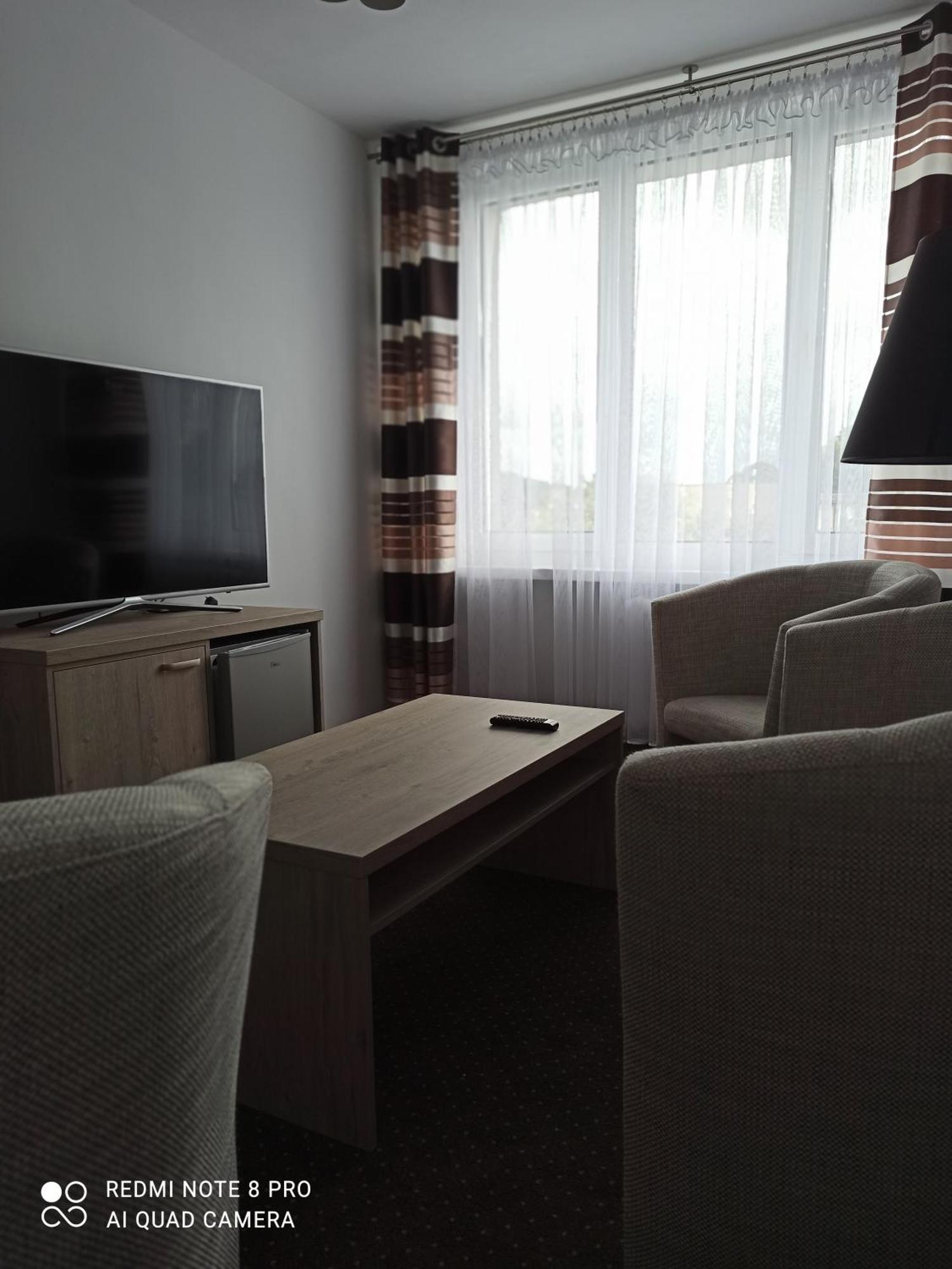 Hotel Odr Sulechów Esterno foto
