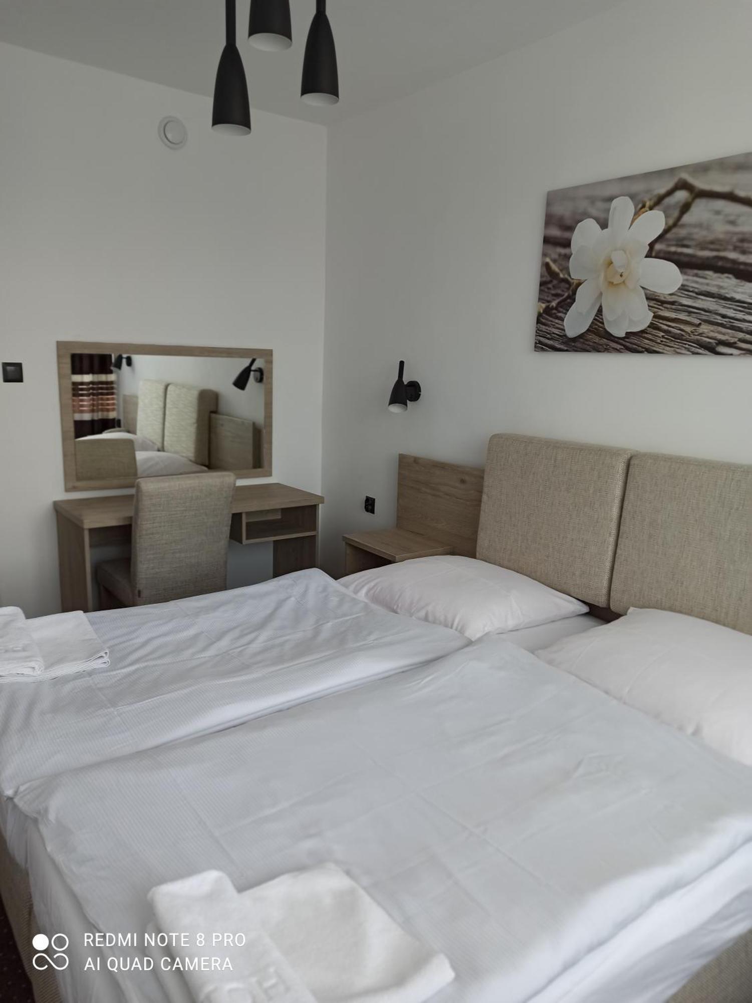 Hotel Odr Sulechów Esterno foto