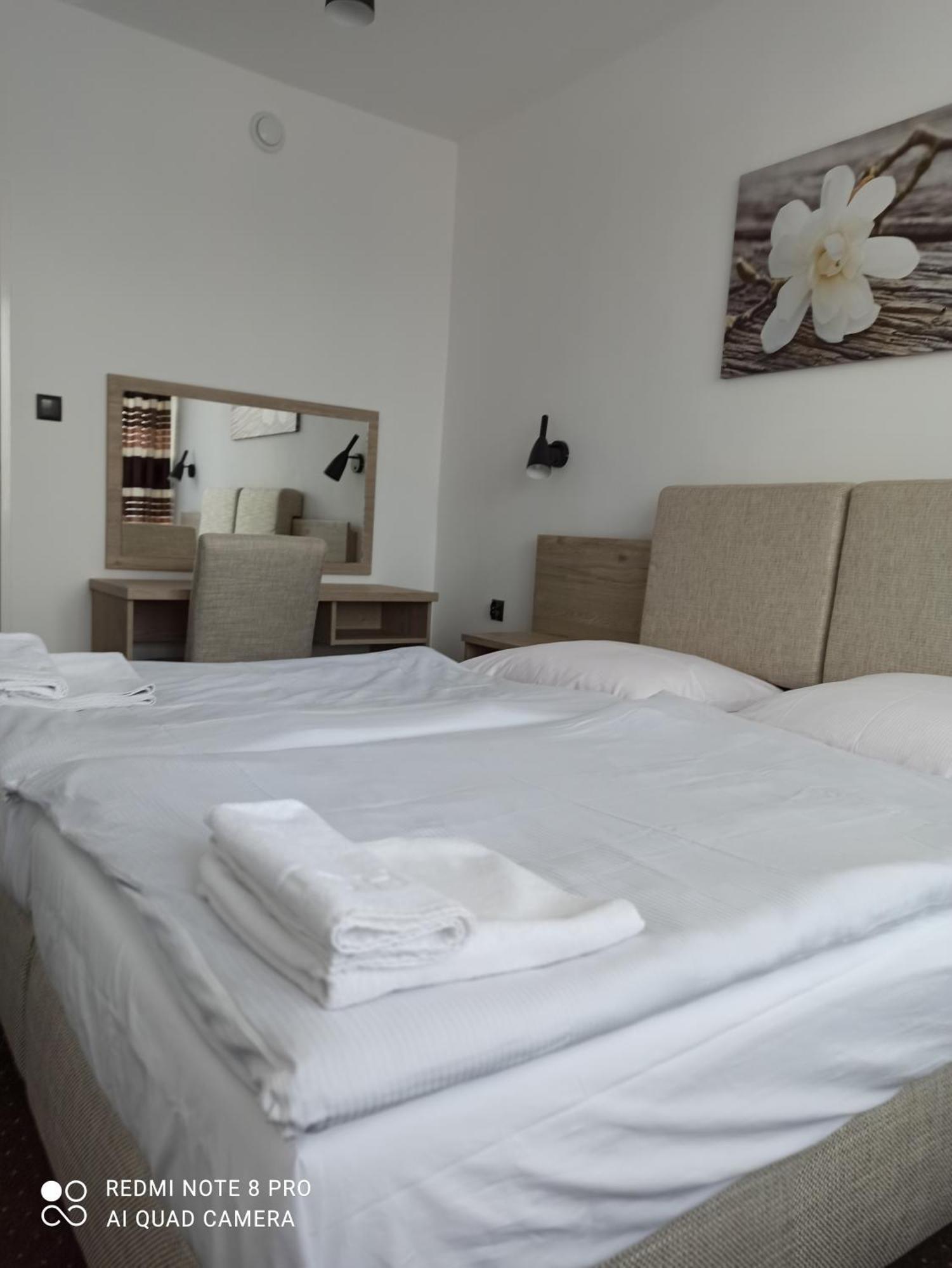 Hotel Odr Sulechów Esterno foto