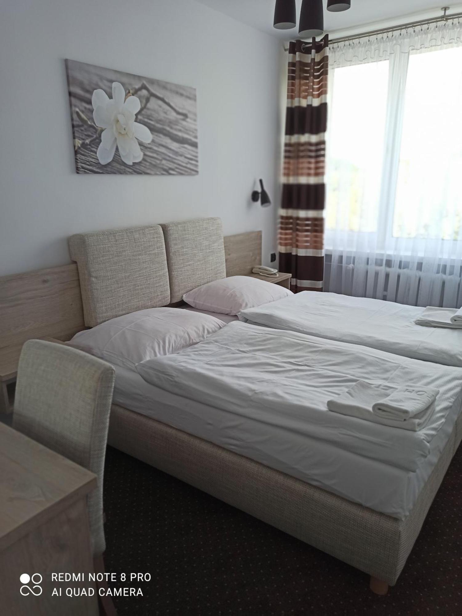 Hotel Odr Sulechów Esterno foto