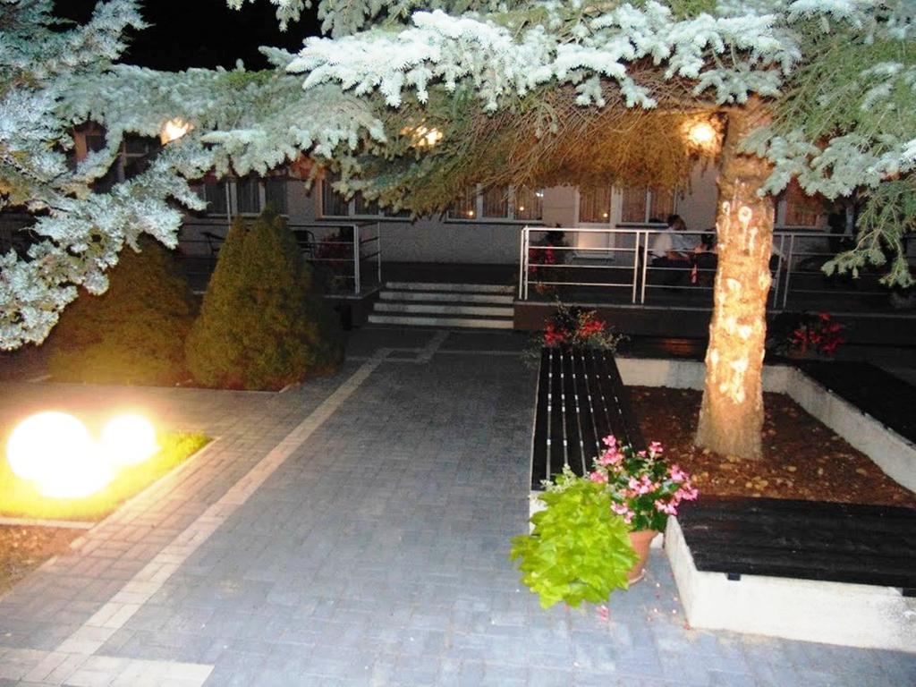 Hotel Odr Sulechów Esterno foto